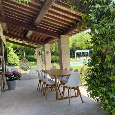 Marche Close Culture *